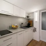 Hyggemate - 1 Bed Cozy In Sarnitsa
