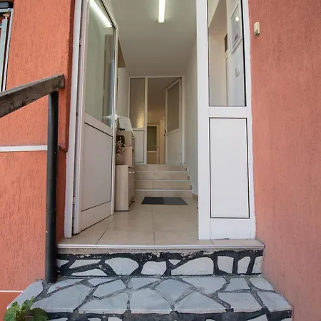 Apartment Hyggemate - 1 Bed Cozy In Sarnitsa