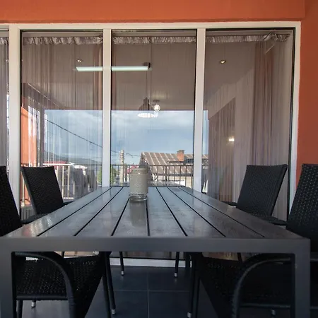 Hyggemate - 1 Bed Cozy In * Sarnitsa