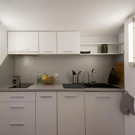 Hyggemate - 1 Bed Cozy In Apartment Sarnitsa