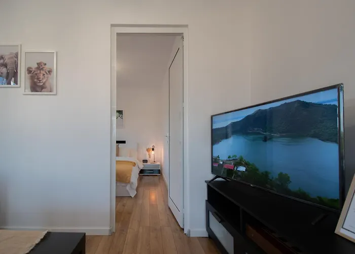 Hyggemate - 1 Bed Cozy In Apartment Sarnitsa